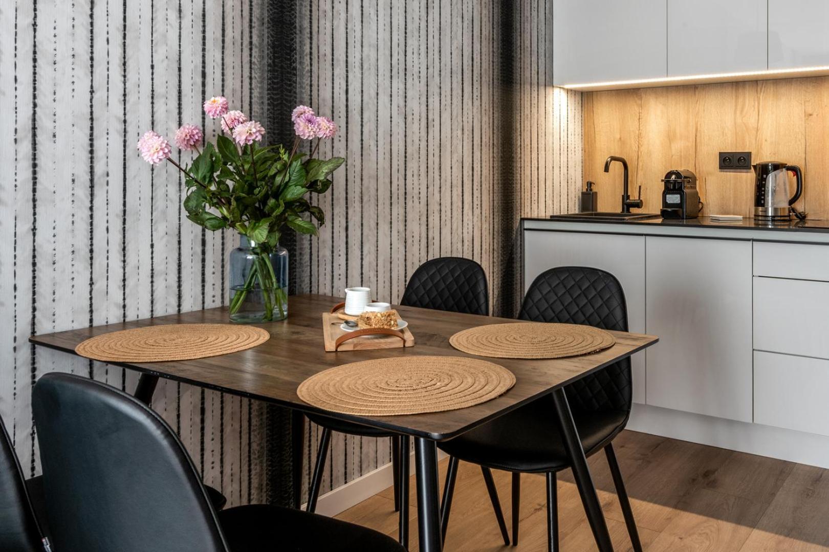 Inpoint Drive Inn - Stay&Park Free Krakow Bilik gambar
